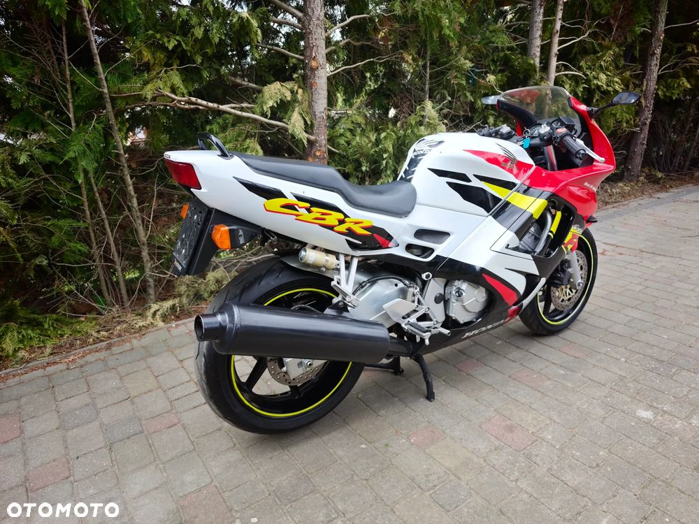 Honda CBR - 3