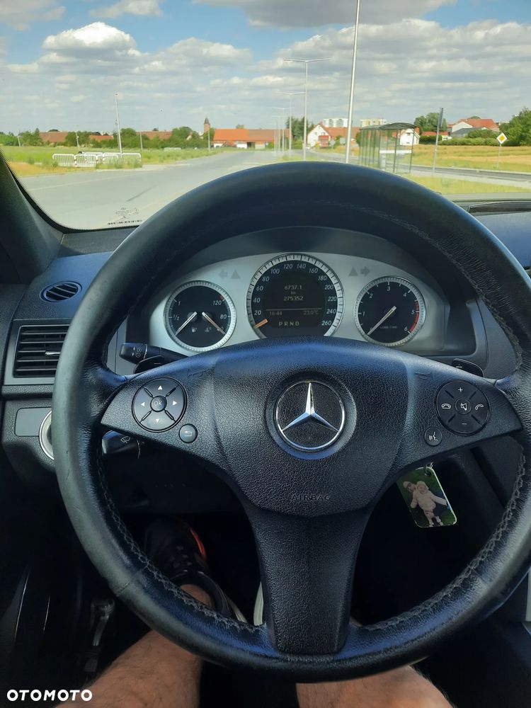 Mercedes-Benz Klasa C 220 CDI DPF Automatik Avantgarde - 33