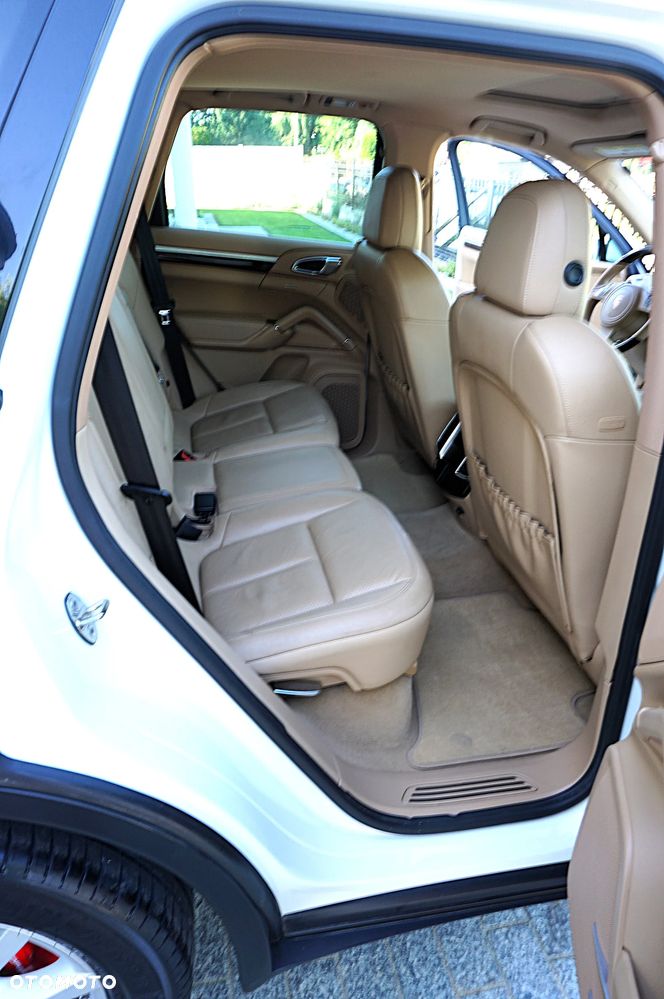 Porsche Cayenne - 18