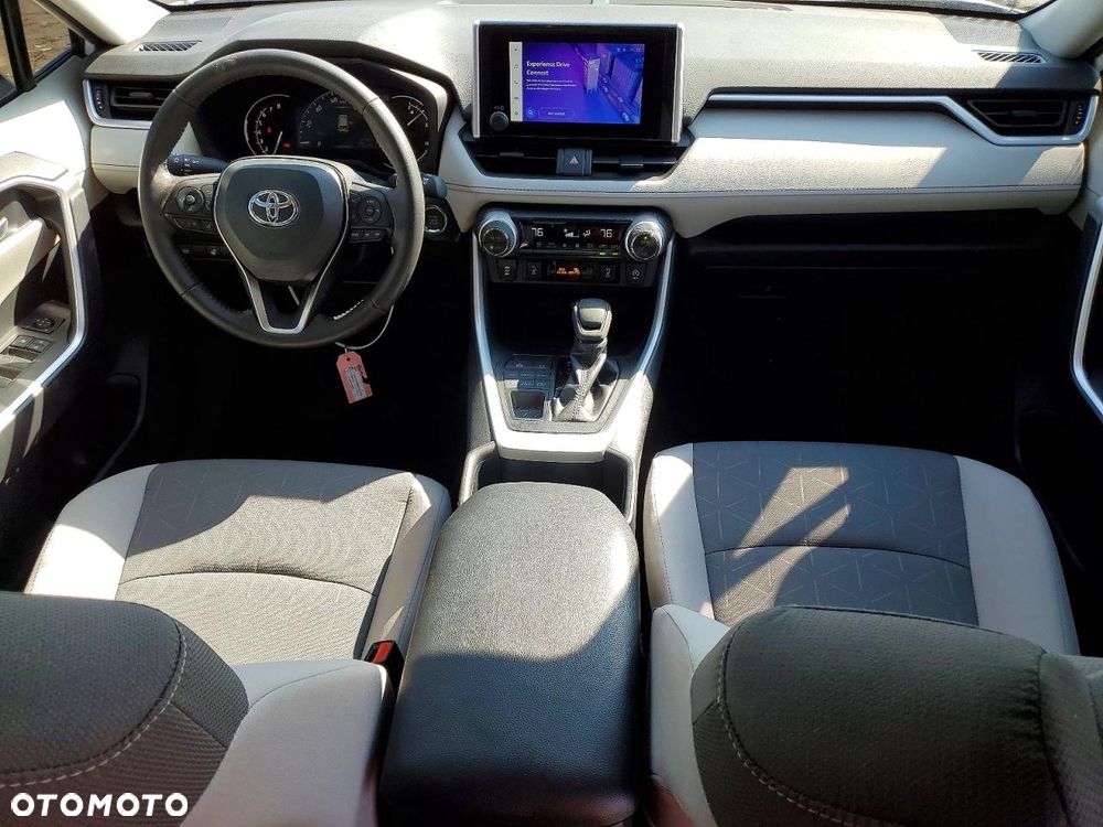 Toyota RAV4 - 9