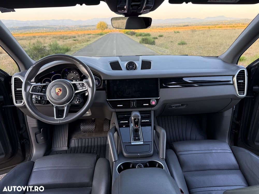 Porsche Cayenne - 10