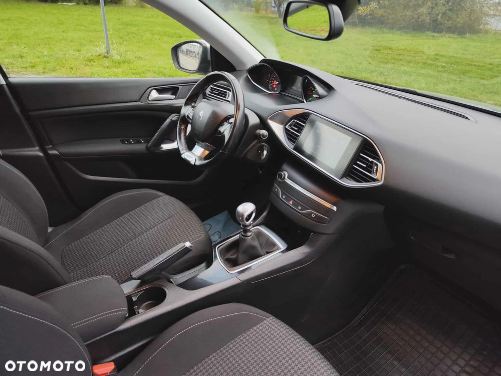 Peugeot 308 1.5 BlueHDi Allure Pack S&S - 19