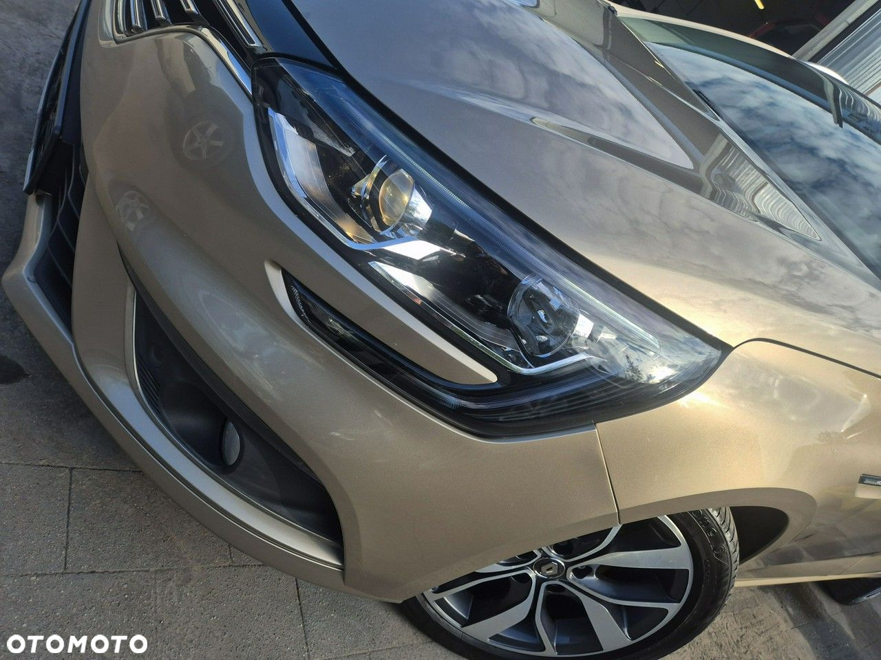 Renault Megane Grandtour ENERGY TCe 130 BOSE EDITION - 11