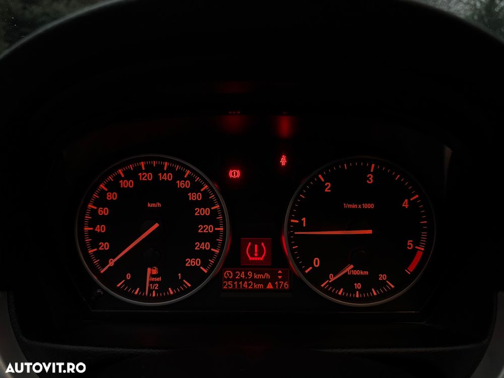 BMW Seria 3 318d DPF Touring Edition Sport - 20