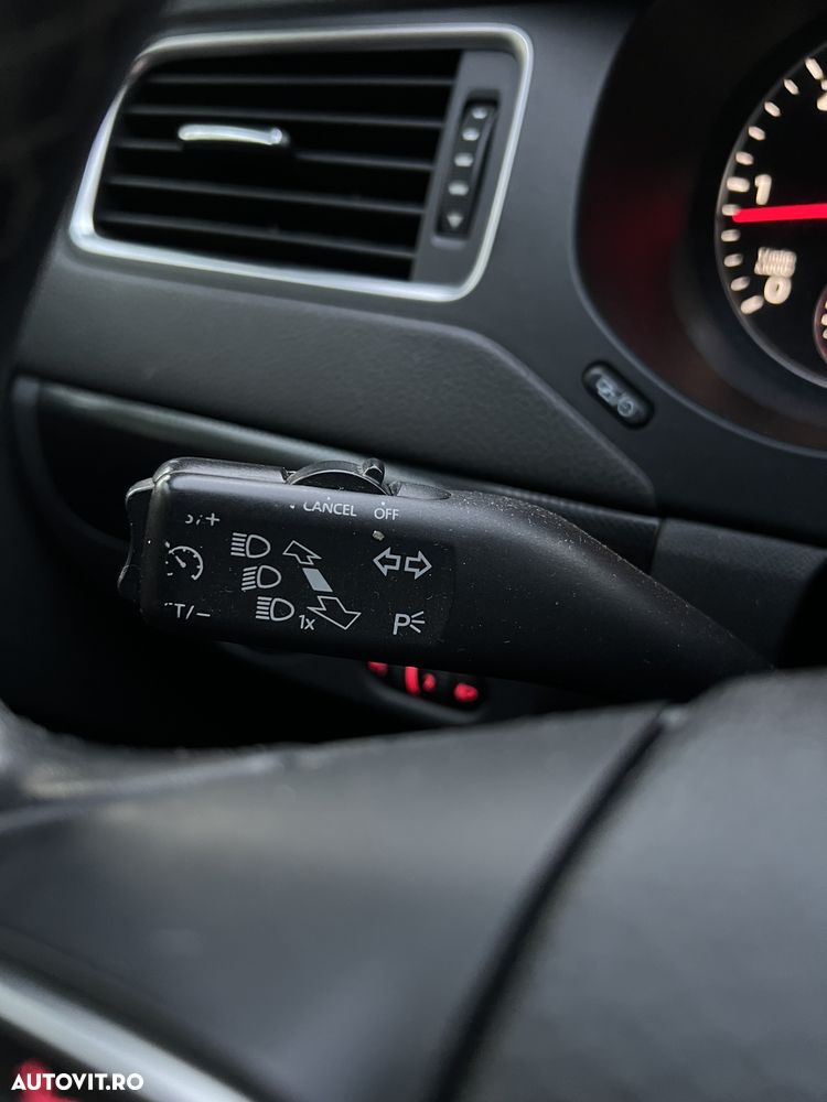 Volkswagen Jetta 1.6 TDI CR DPF DSG Comfortline - 22