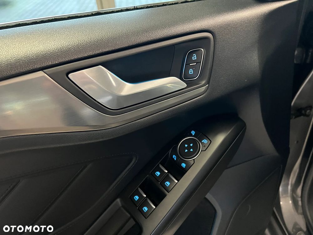 Ford Focus 1.0 EcoBoost Titanium Business - 21