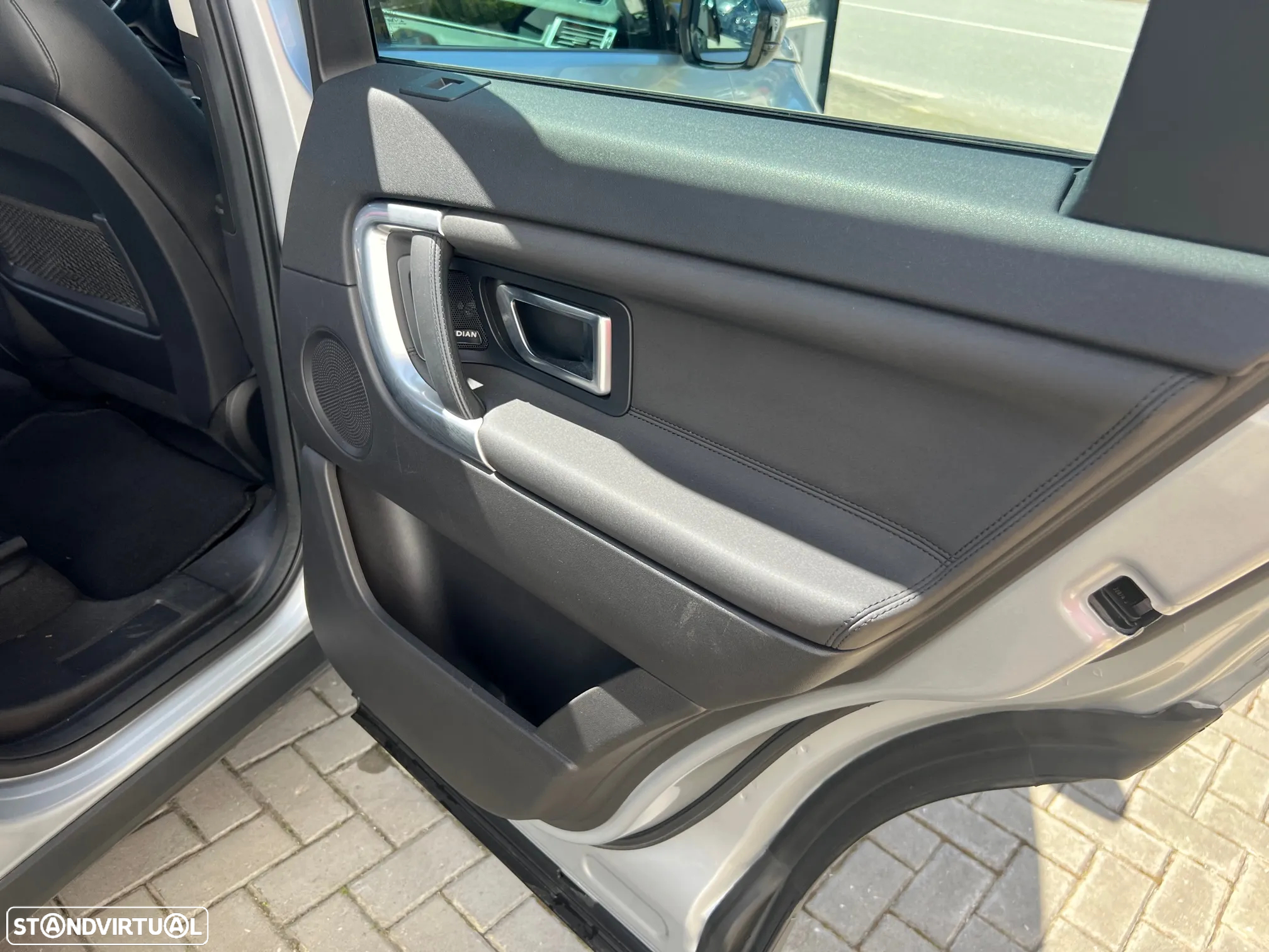 Land Rover Discovery Sport 2.0 eD4 HSE - 34