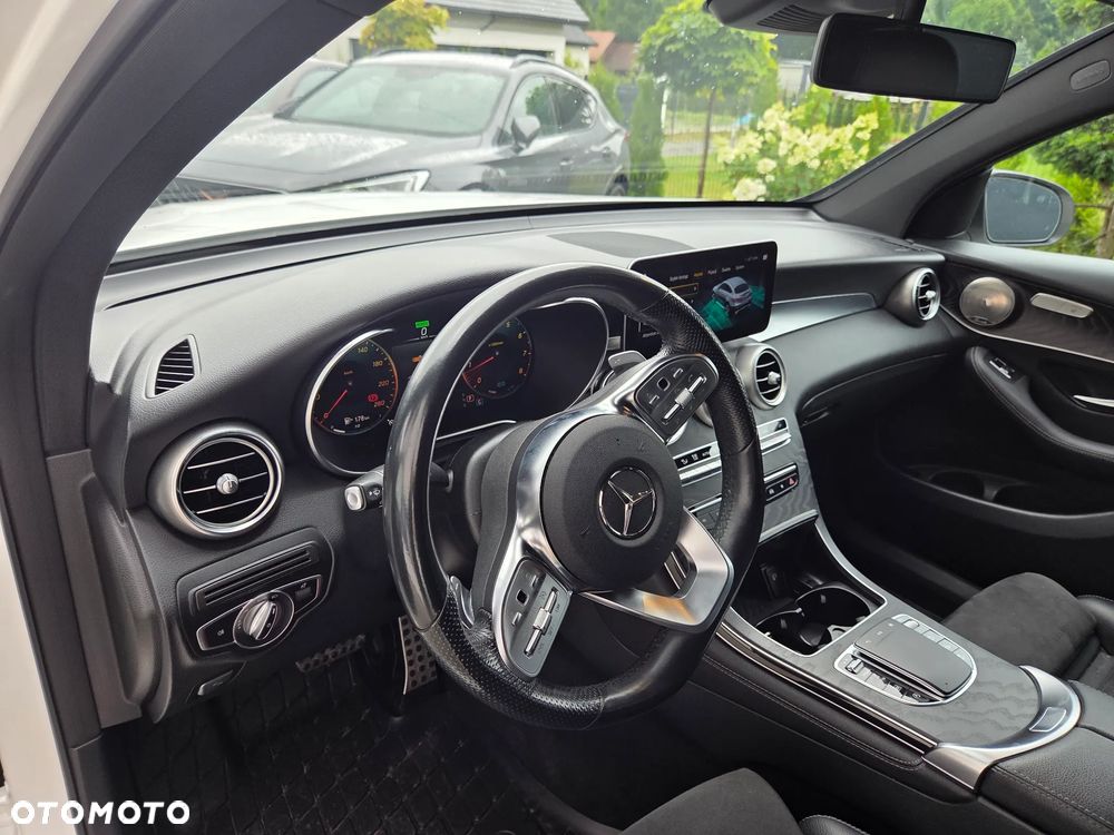 Mercedes-Benz GLC 200 4Matic 9G-TRONIC AMG Line Plus - 16
