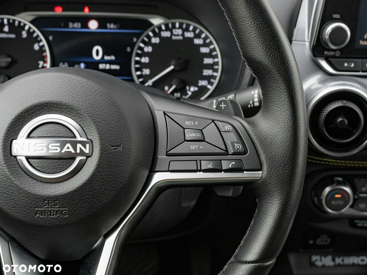 Nissan Juke - 18