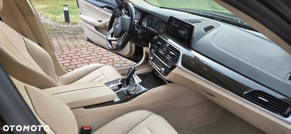 BMW Seria 5 520d Luxury Line - 22