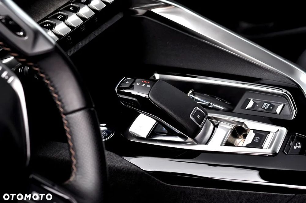 Peugeot 5008 PureTech 180 EAT8 Stop & Start GT - 19