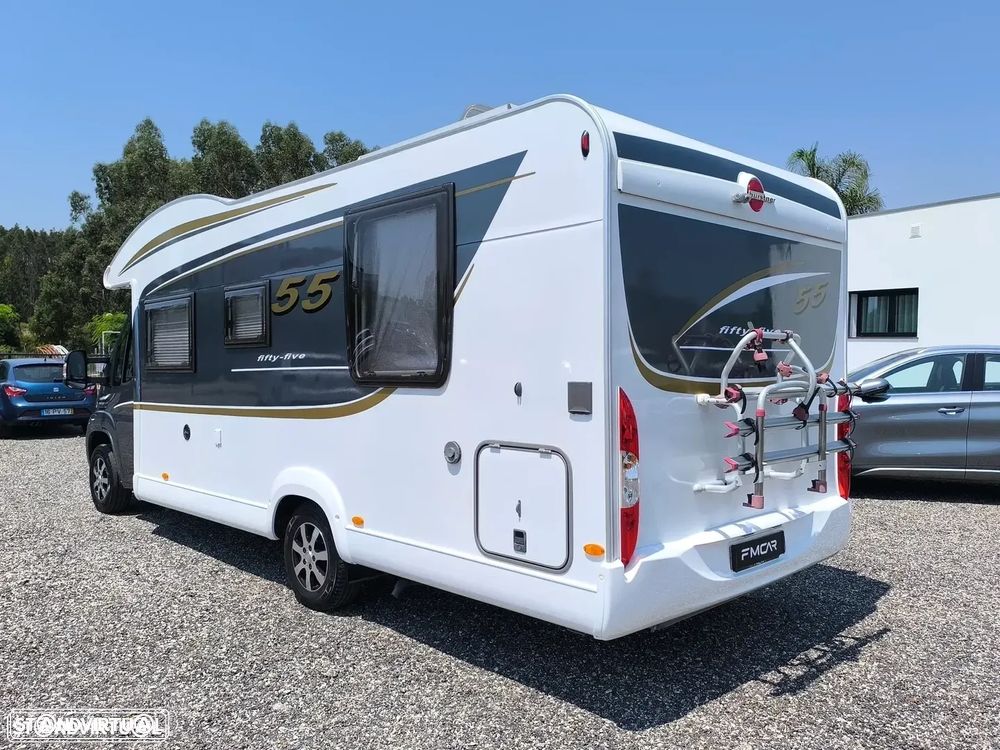 Burstner Ixeo Fifty Five 55 Cama central + basculante - 3