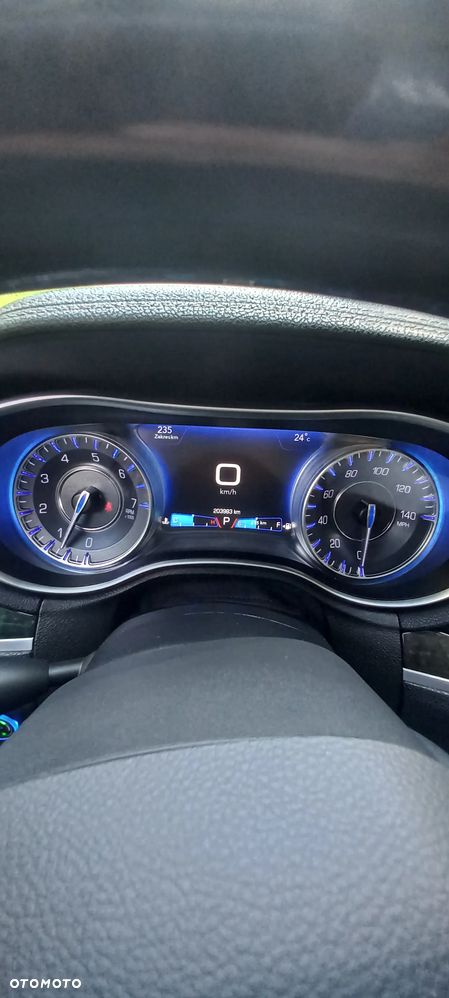 Chrysler 300C - 16