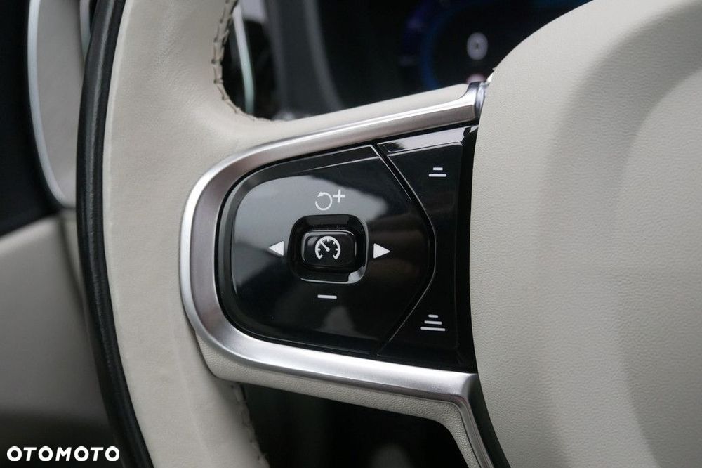 Volvo XC 60 B4 D AWD Plus Bright - 27