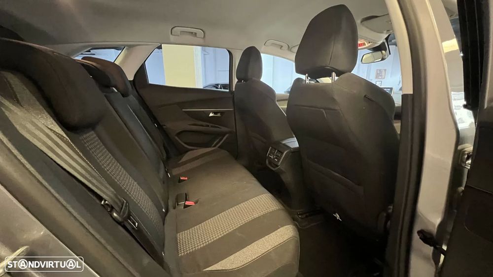 Peugeot 3008 PureTech 130 Stop & Start GPF Active Pack - 7