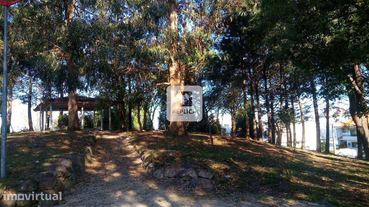 Terreno Urbano para construção de Moradia com três frentes em Pedroso – pohled 6