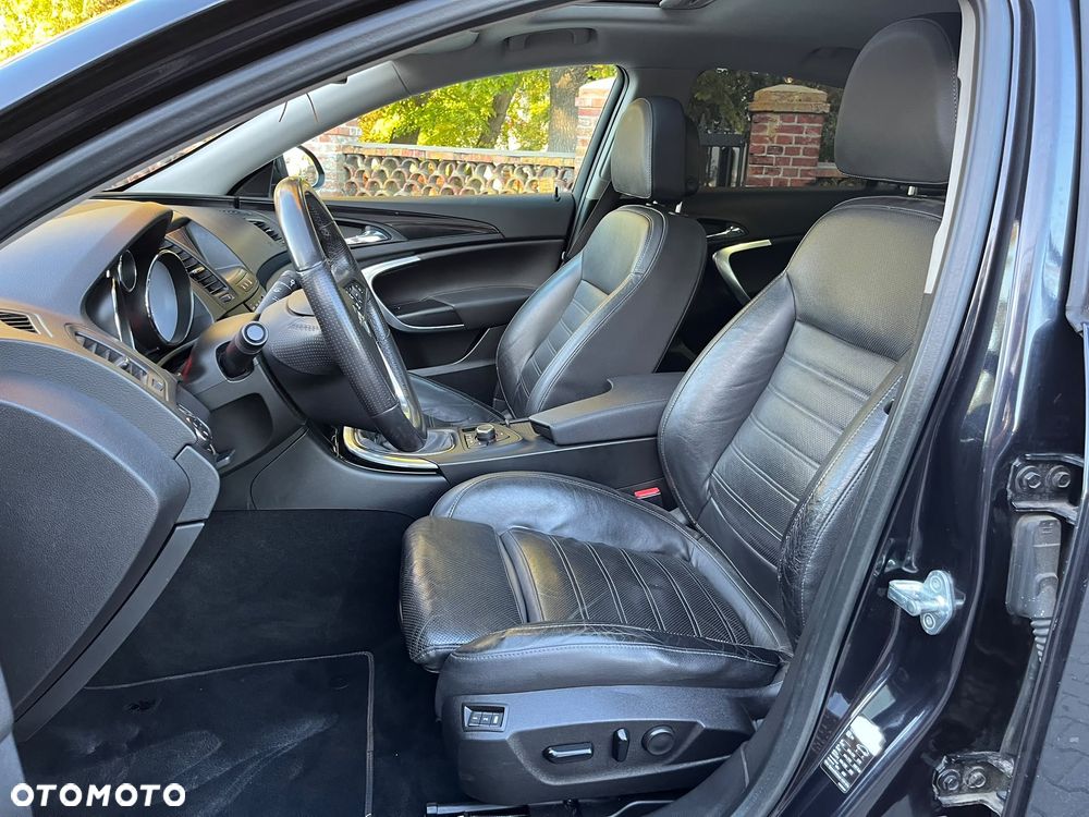 Opel Insignia 2.0 T Cosmo 4x4 - 11