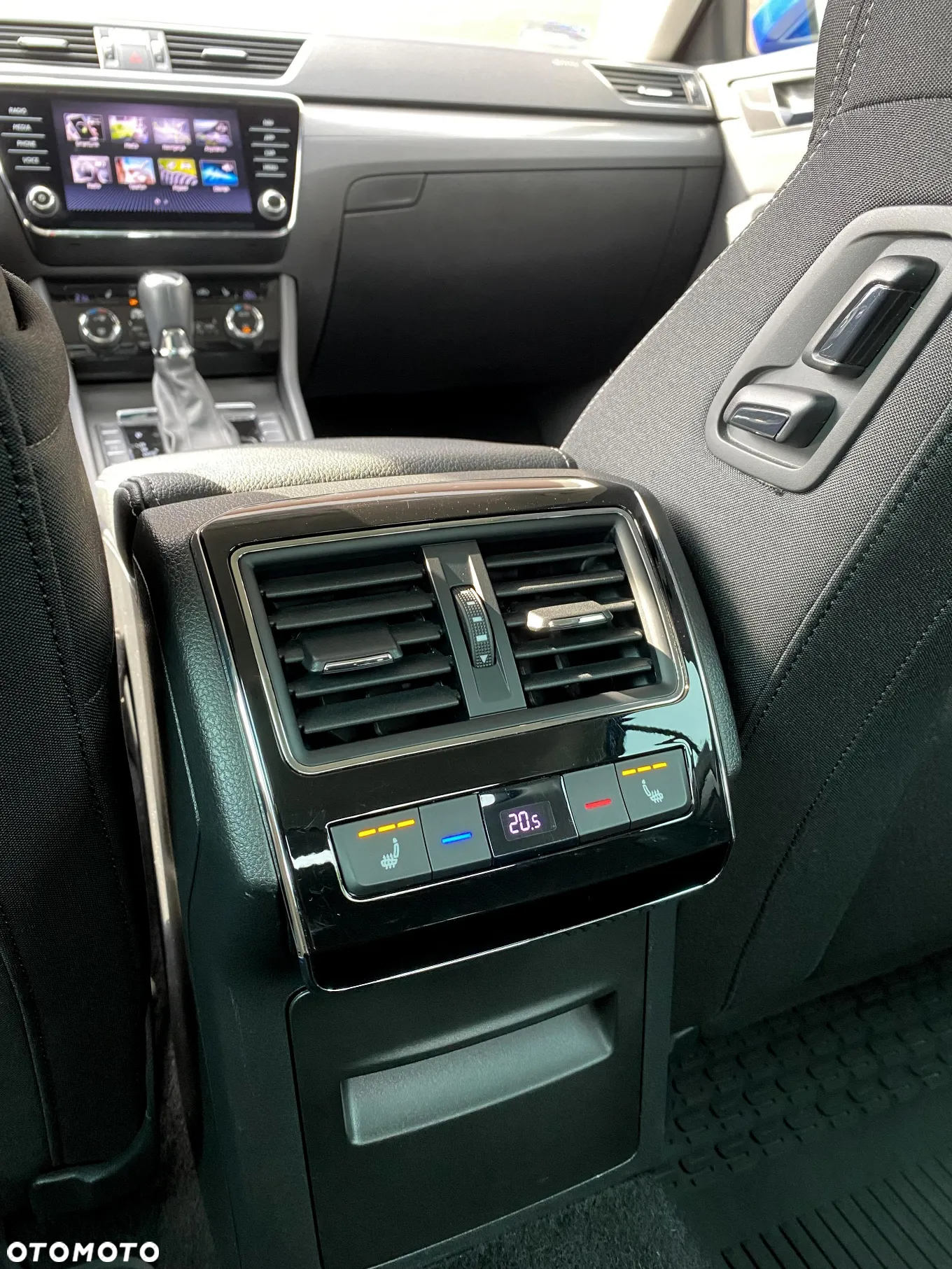 Skoda Superb 2.0 TDI SCR Style DSG - 24