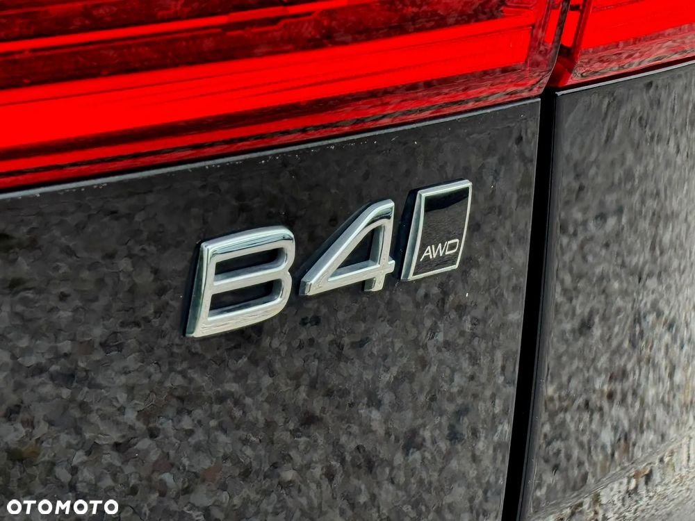 Volvo XC 60 B4 D AWD Core - 22