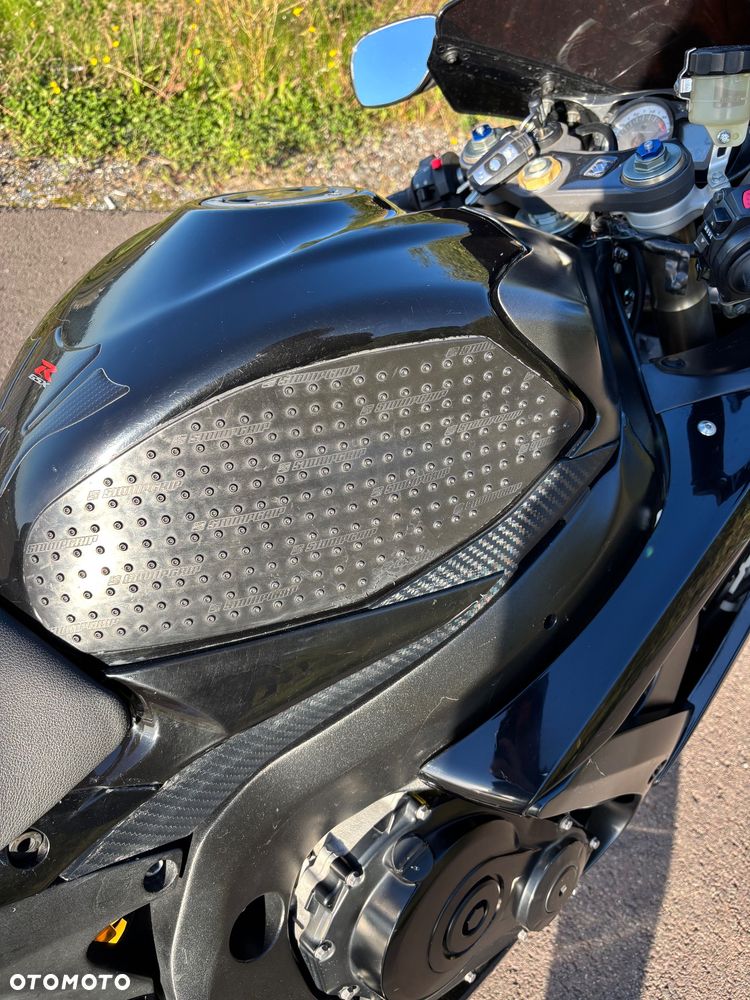 Suzuki GSX-R - 15