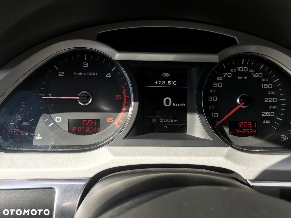 Audi A6 Avant 2.0 TDI Multitronic - 15