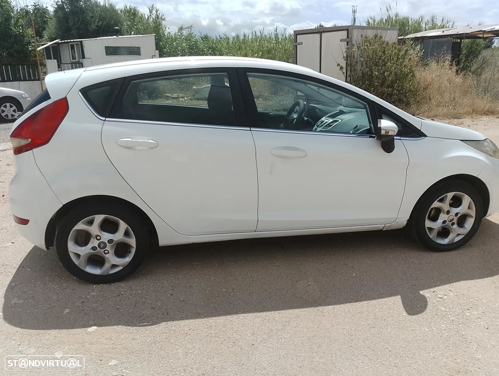 Ford Fiesta 1.4 TDCI Titanium - 10