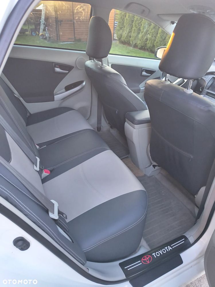 Toyota Prius 1.8 HSD Prestige - 16
