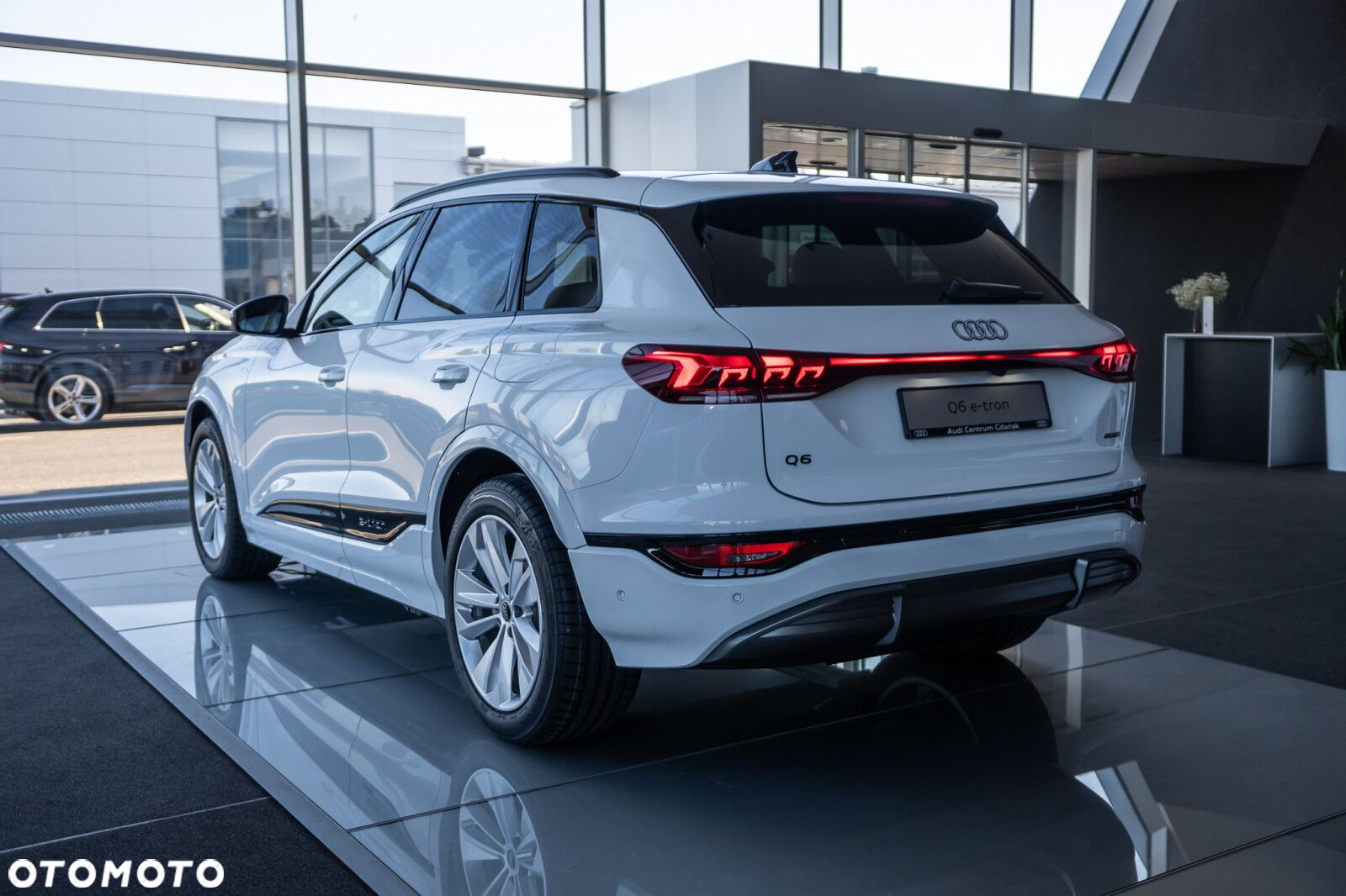 Audi Q6 e-tron - 3
