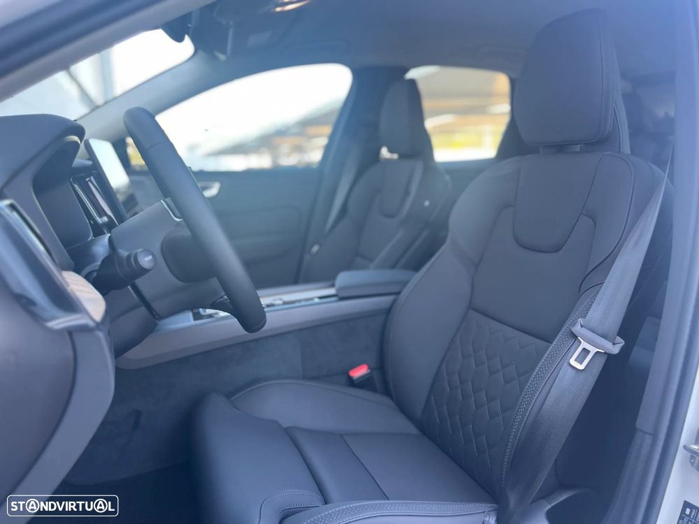 Volvo XC 60 2.0 T6 PHEV Plus Dark AWD - 16