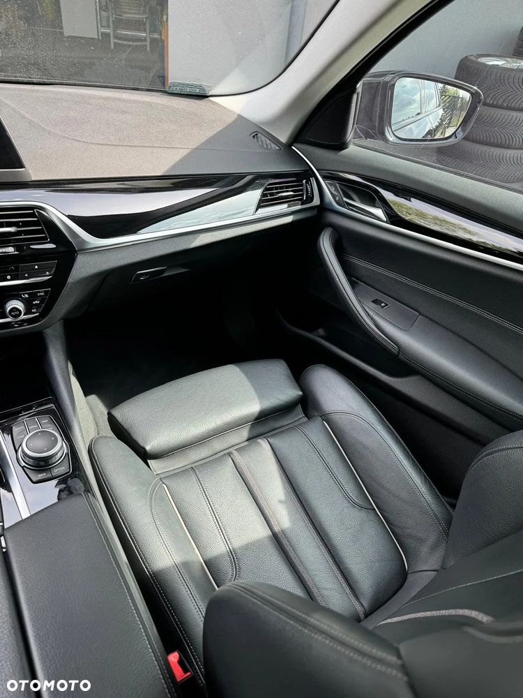 BMW Seria 5 520d Luxury Line sport - 16