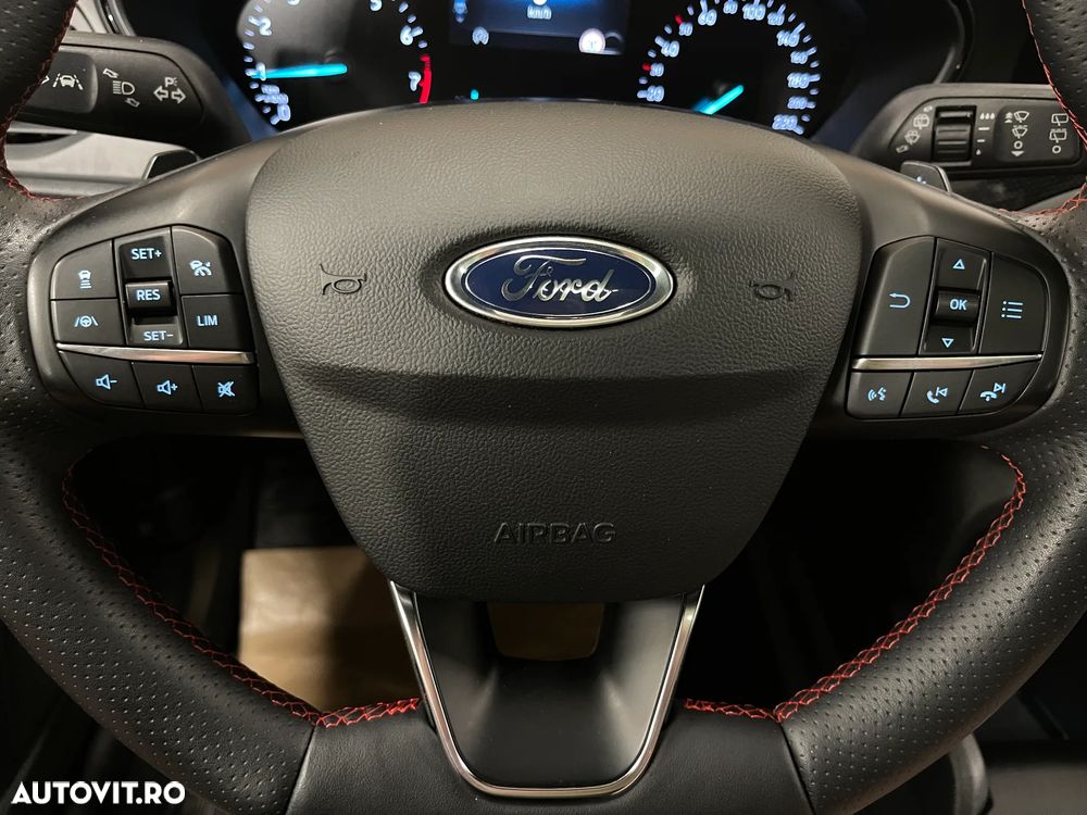 Ford Focus 1.5 EcoBoost ST-Line - 27