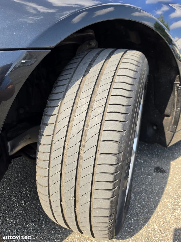 BMW Seria 5 520d xDrive AT - 18