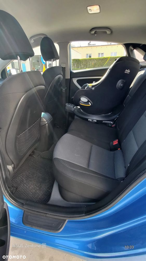 Hyundai i30 blue 1.6 CRDi Premium - 12