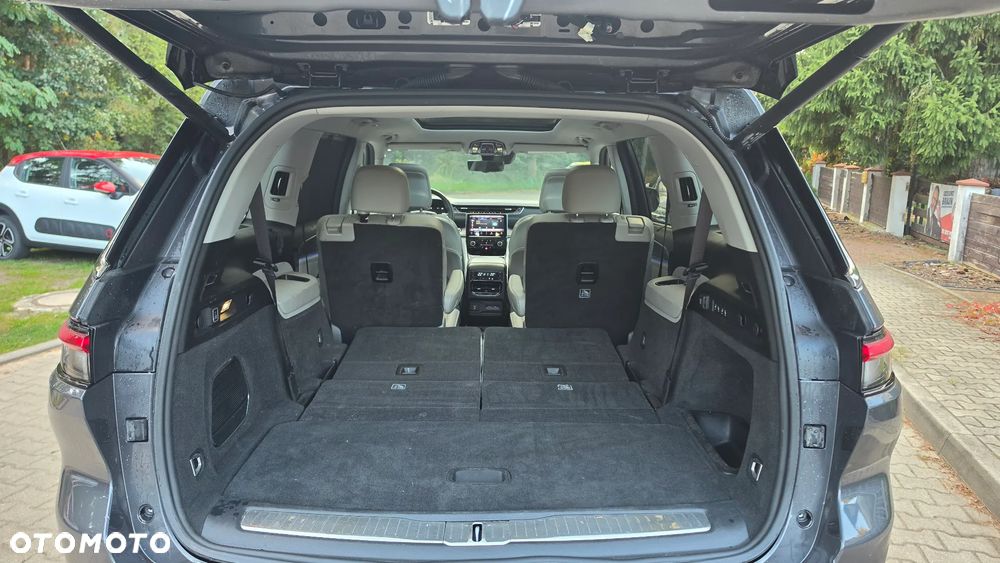 Jeep Grand Cherokee - 35