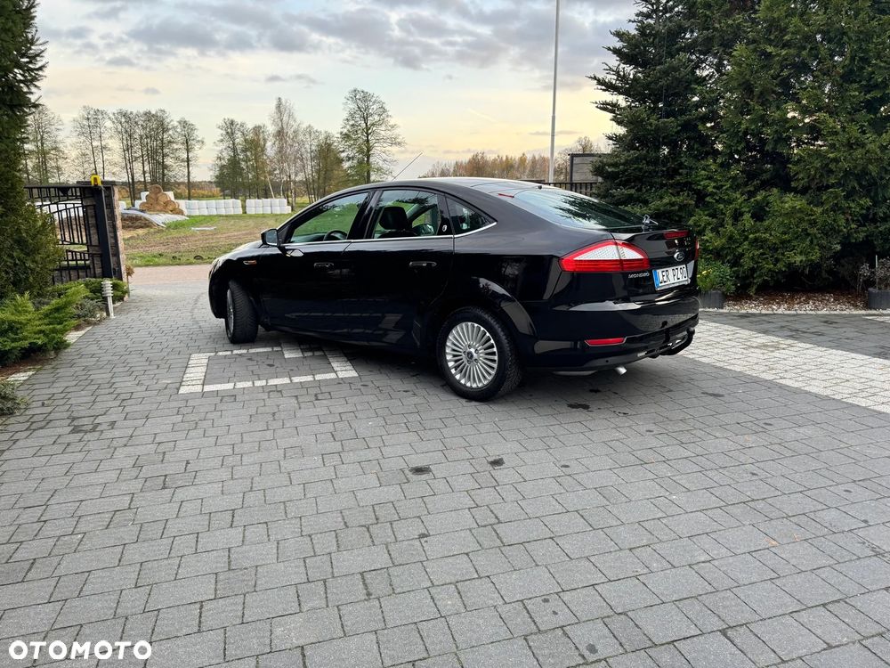Ford Mondeo 2.0 Ghia - 36