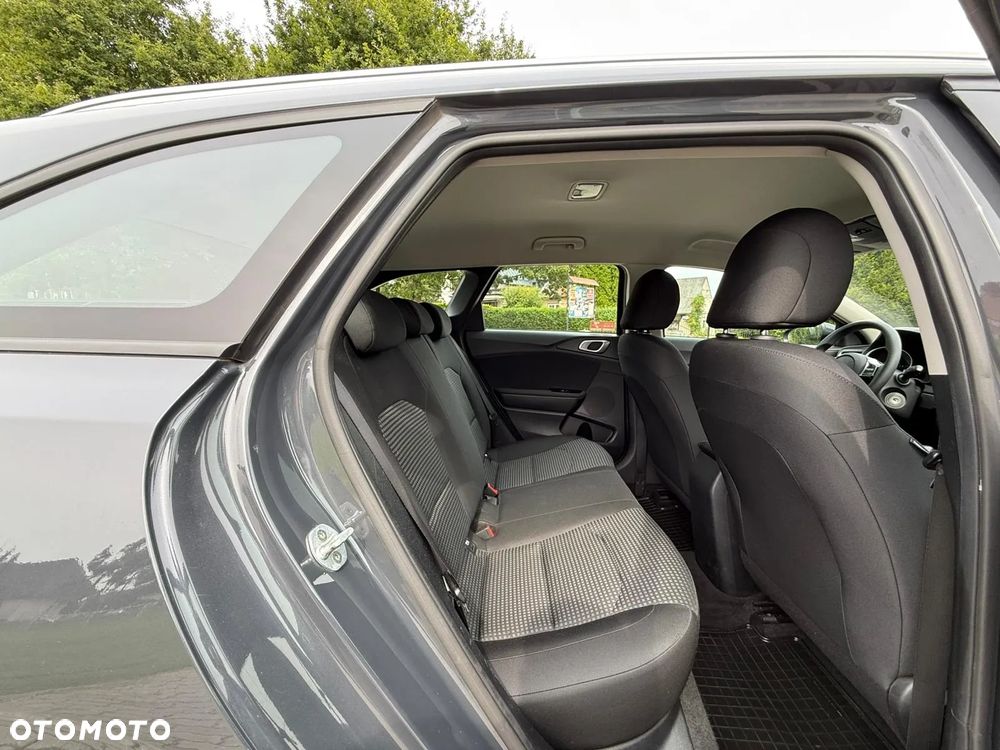 Kia Ceed 1.6 CRDi SCR M - 32