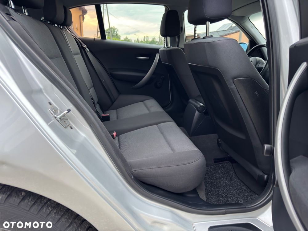 BMW Seria 1 - 25