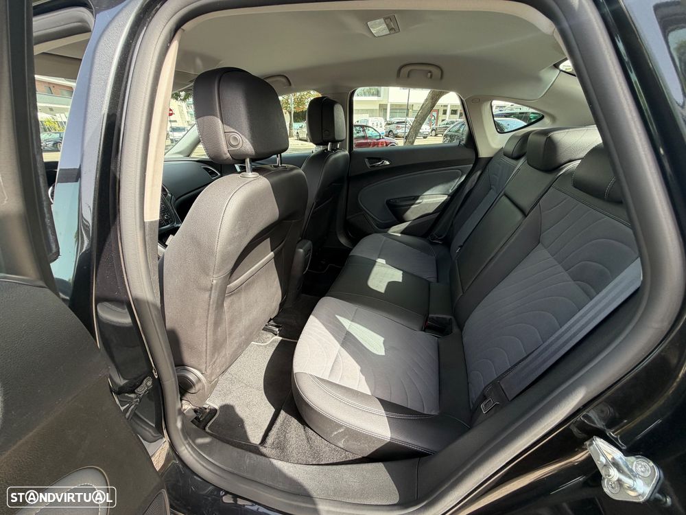 Opel Astra 1.4 T S/S J17 - 16