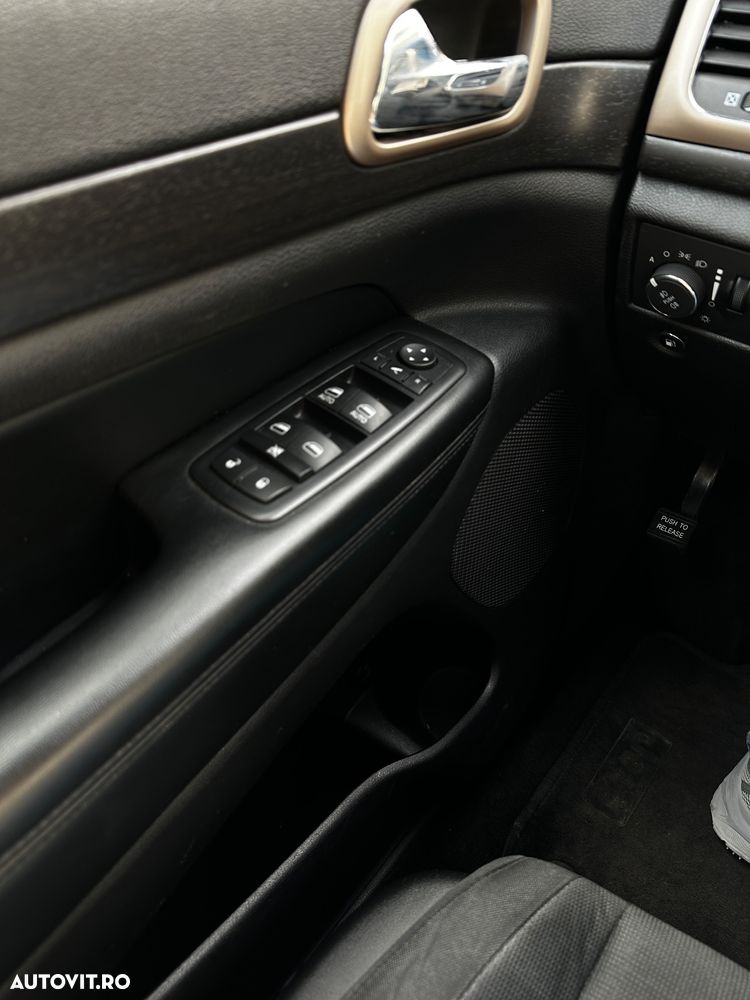 Jeep Grand Cherokee - 10