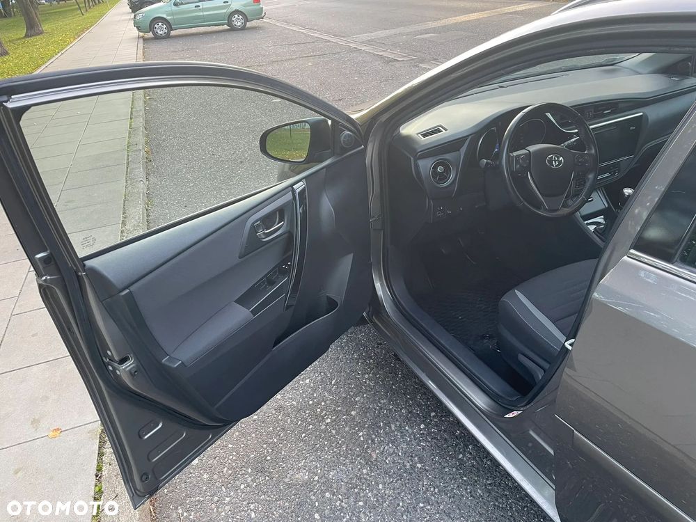 Toyota Auris - 15