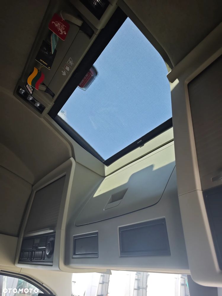 Volvo Globetrotter XL FH500 Aero i-Save - 11