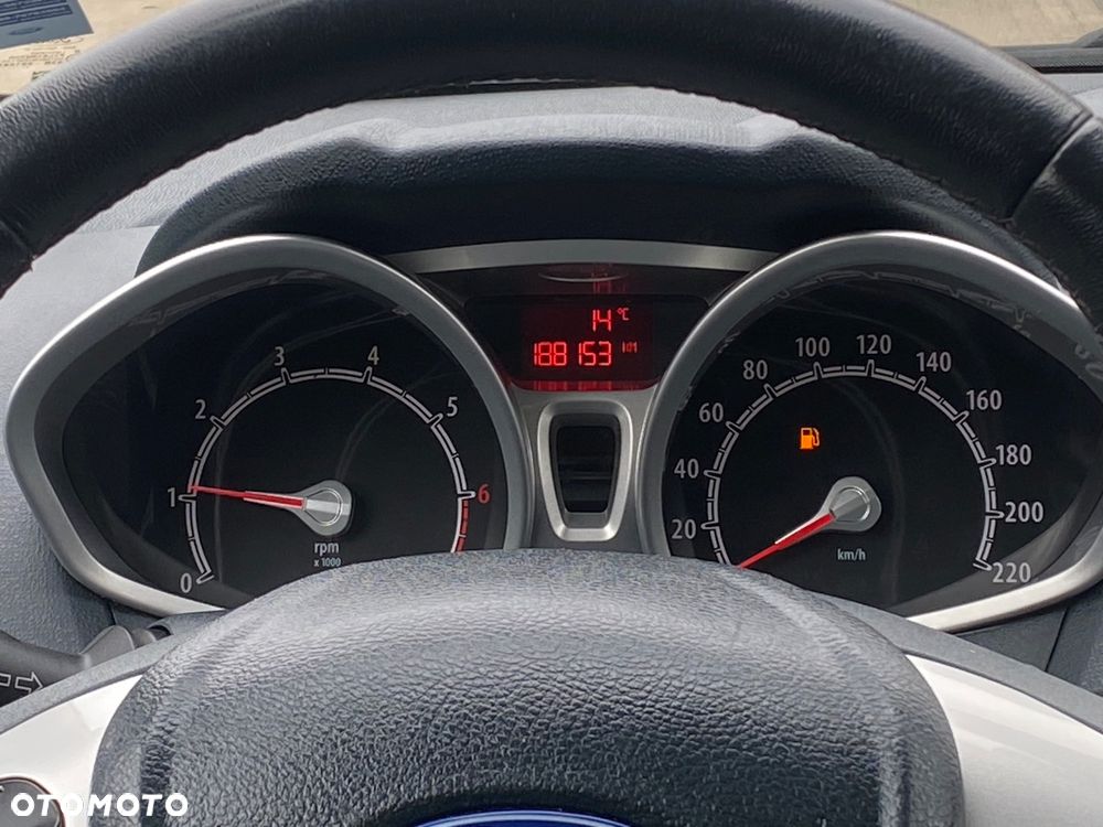 Ford Fiesta 1.4 Titanium EU5 - 19