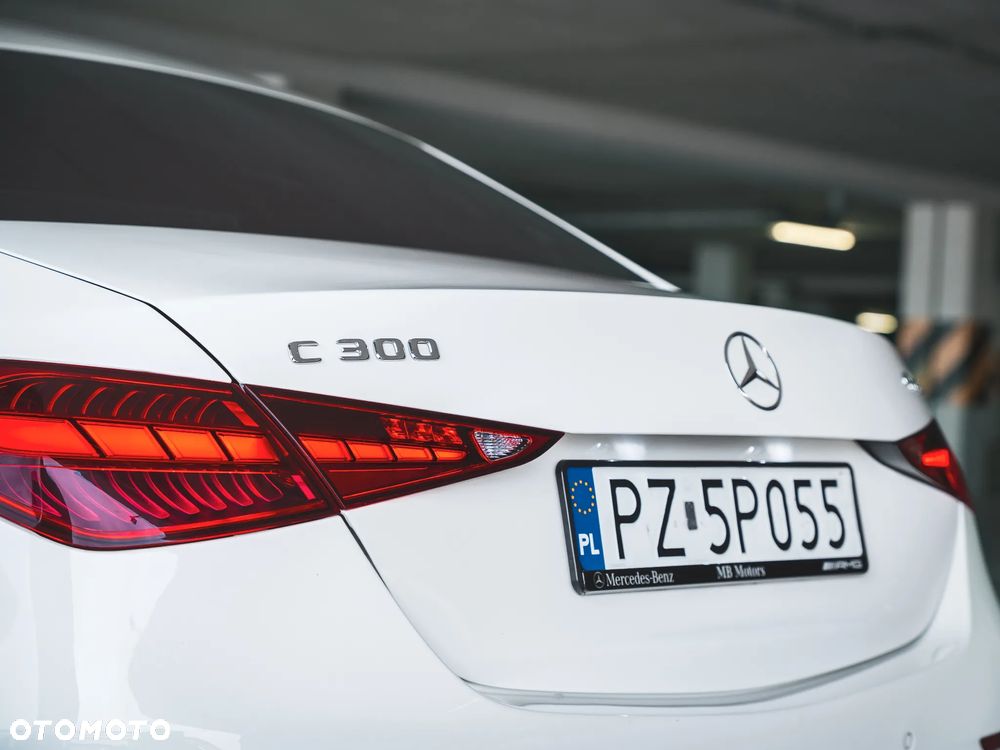 Mercedes-Benz Klasa C 300 4Matic 9G-TRONIC Avantgarde - 8