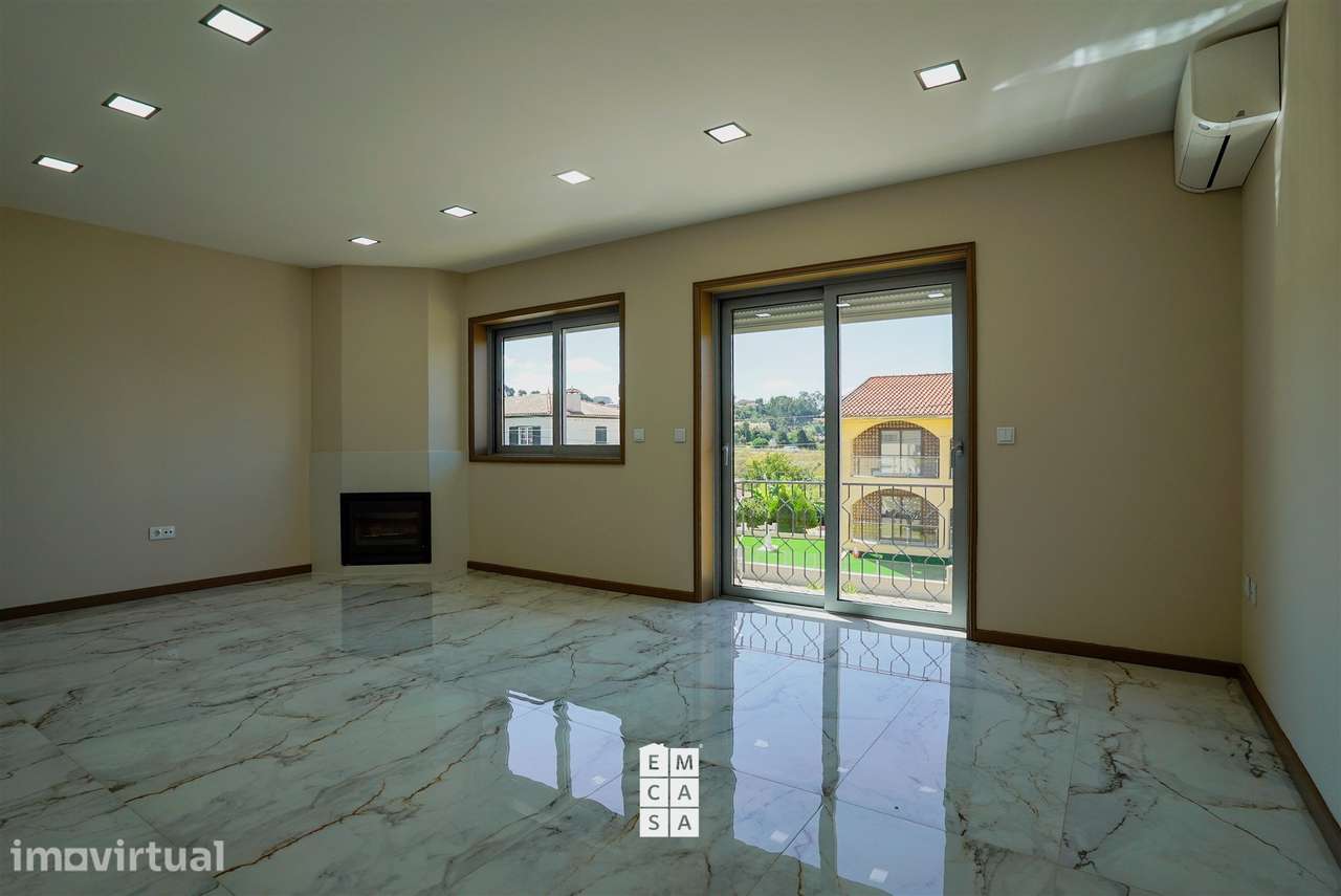 Apartamento T3 Arrendamento em Oliveira de Azeméis, Santiago de Riba-U - Grande imagem: 2/27
