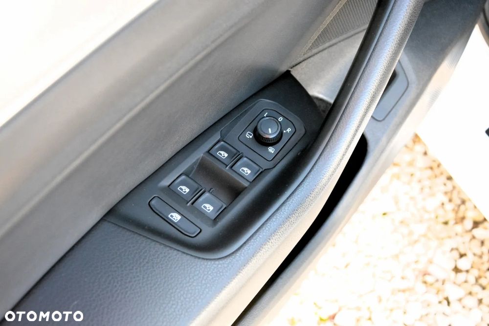 Volkswagen Arteon 2.0 TDI SCR R-Line DSG - 18