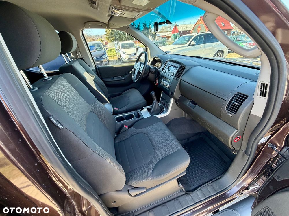 Nissan Navara 2.5 D Platinum - 12