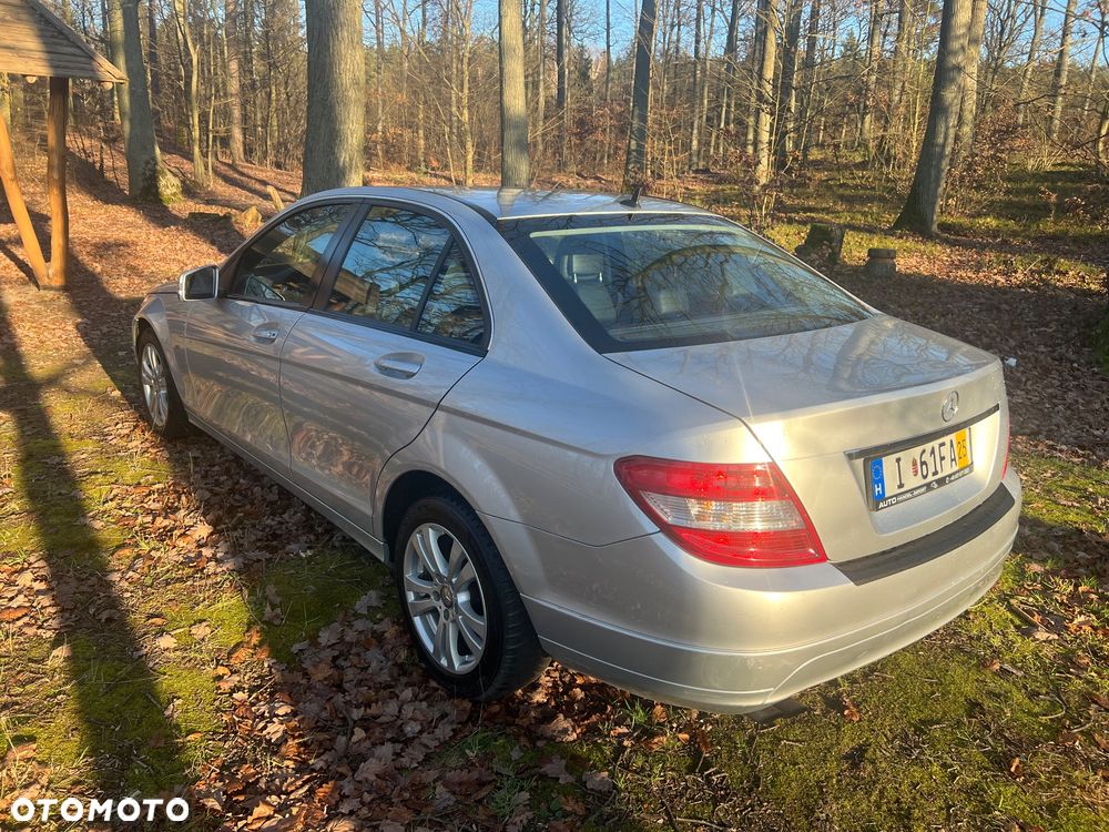 Mercedes-Benz Klasa C 180 Kompressor BlueEFFICIENCY Elegance - 9