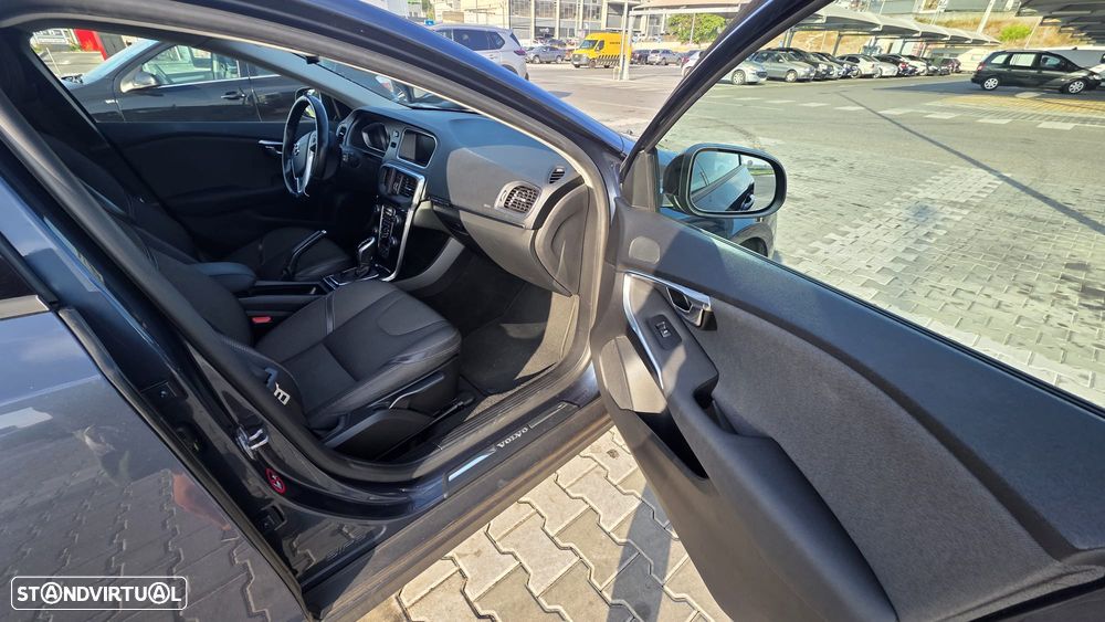 Volvo V40 2.0 D3 Momentum Geartronic - 12