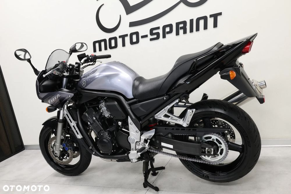 Yamaha FZS - 11