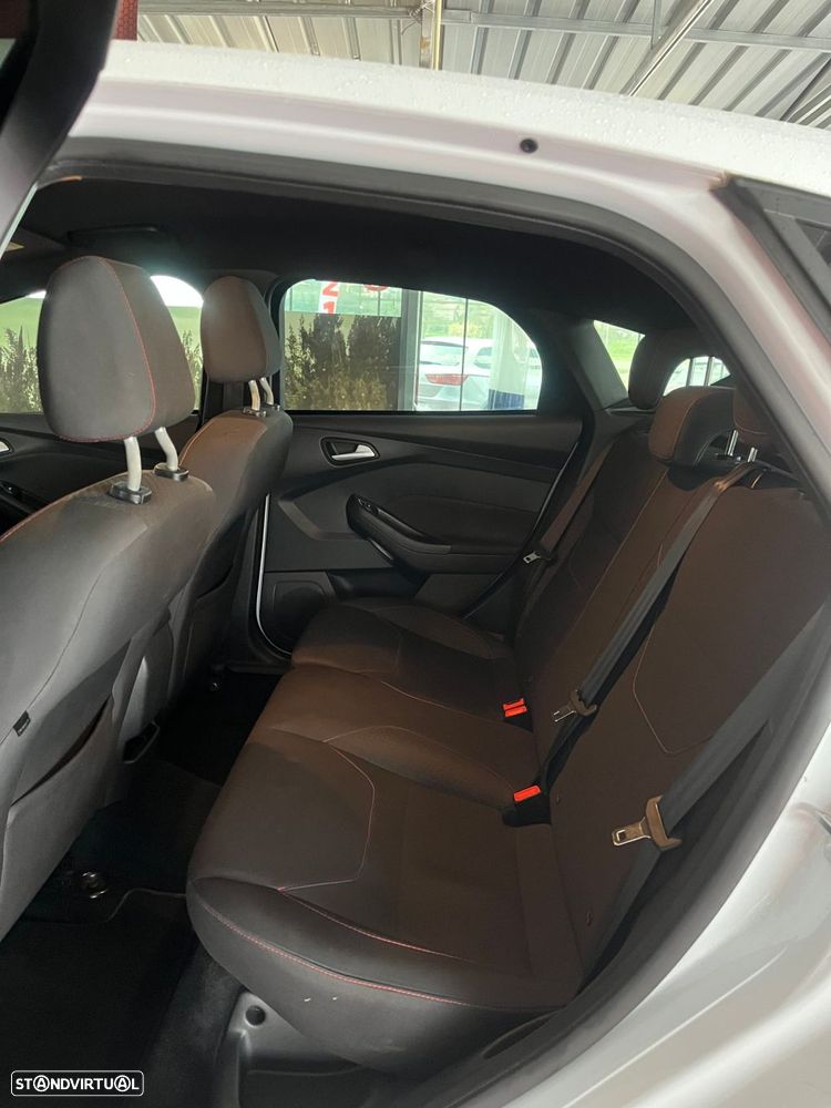 Ford Focus 1.5 TDCi ST-Line DPS - 27